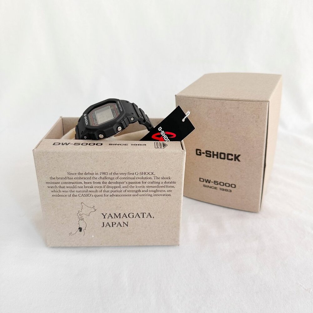 Casio G-SHOCK DW5000R-1A - New With Tags - Picture 14 of 15